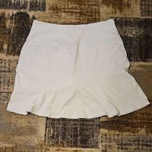 Gradual Elegant White Women's Skort